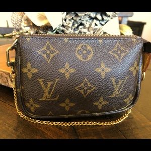 Louis Vuitton Mini Pochette